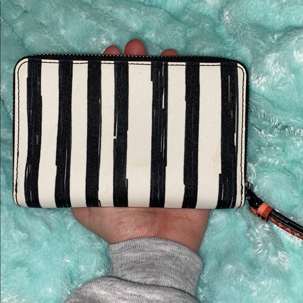 MARC JACOBS wallet :) - Picture 3 of 11